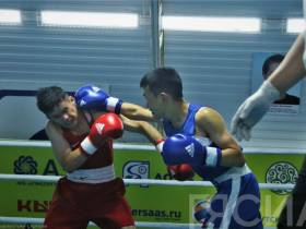 Боксеры выяснили на ринге имена финалистов и бронзовых призеров на Спортивных играх народов Якутии