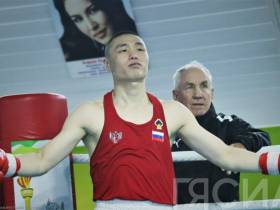 Боксеры выяснили на ринге имена финалистов и бронзовых призеров на Спортивных играх народов Якутии