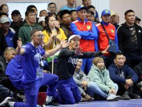 Тютрин, Скрябин и другие звёздные борцы взяли золотые медали Спортивных игр народов Якутии