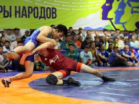 Тютрин, Скрябин и другие звёздные борцы взяли золотые медали Спортивных игр народов Якутии