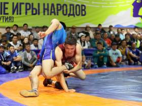 Тютрин, Скрябин и другие звёздные борцы взяли золотые медали Спортивных игр народов Якутии