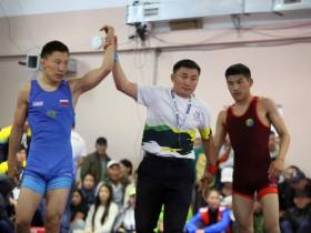 Тютрин, Скрябин и другие звёздные борцы взяли золотые медали Спортивных игр народов Якутии