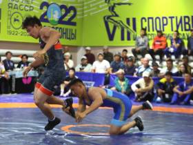 Тютрин, Скрябин и другие звёздные борцы взяли золотые медали Спортивных игр народов Якутии