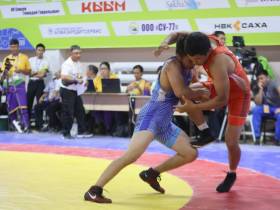 Тютрин, Скрябин и другие звёздные борцы взяли золотые медали Спортивных игр народов Якутии