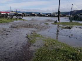 Уровень воды в реке Дулгалах в Верхоянском районе Якутии поднялся до критических отметок