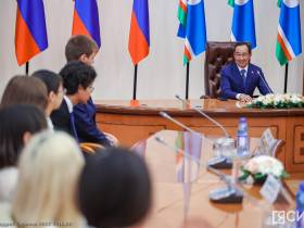 Глава Якутии поздравил стобалльников и их учителей с успешной сдачей ЕГЭ