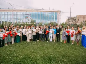 Глава Якутии поздравил стобалльников и их учителей с успешной сдачей ЕГЭ