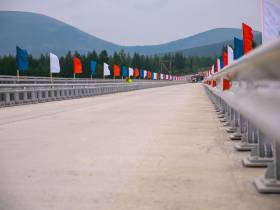 В Якутии досрочно введён в эксплуатацию мостовой переход через реку Аллах-Юнь