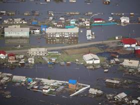 Глава Якутии заверил, что все пострадавшие от паводка в Верхоянском районе получат выплаты