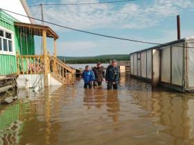 В селе Боронук Верхоянского района освободились от воды 10 приусадебных участков