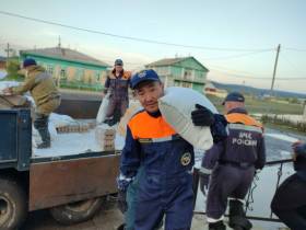 В населенных пунктах Верхоянского района наблюдается активный спад воды