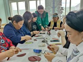 В Оленёкском районе прошёл мастер-класс по изготовлению оберегов из рога оленя