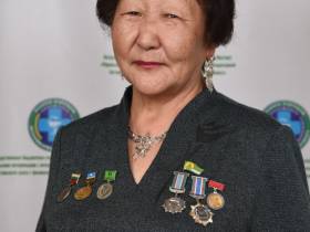 Один из ведущих ветеринаров Таттинского улуса. Финалист премии «Гордость Якутии» Зинаида Слепцова