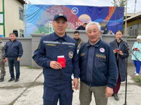 В Верхоянском районе наградили участников ликвидации паводка