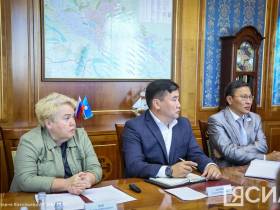 Айсен Николаев встретился с представителями ОНФ Якутии