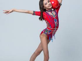 Гимнастки из Якутии выступят на играх «Дети Азии» в костюмах с национальными элементами