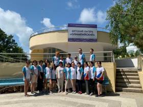 Министр образования Якутии встретилась в «Орленке» с детьми из пострадавших от паводков районов