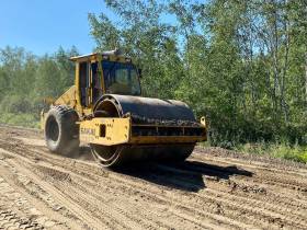 В Таттинском районе Якутии продолжается ремонт трех участков дорог