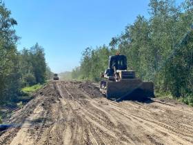 В Таттинском районе Якутии продолжается ремонт трех участков дорог