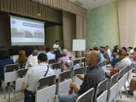 Власти Якутска обсудили с горожанами ситуацию с лжекафе и алкоточками