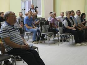 Власти Якутска обсудили с горожанами ситуацию с лжекафе и алкоточками