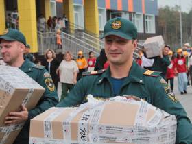 Порядка 400 детей из пострадавших от дождевого паводка районов Якутии получили школьную форму