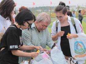 Порядка 400 детей из пострадавших от дождевого паводка районов Якутии получили школьную форму