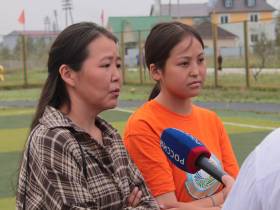 Порядка 400 детей из пострадавших от дождевого паводка районов Якутии получили школьную форму