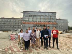 Контроль качества капремонта Саха политехнического лицея провели в Якутске