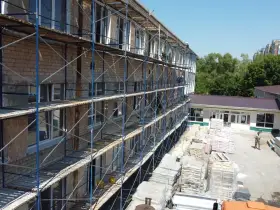 Глава ДНР Денис Пушилин посетил подшефный Якутии город Кировское