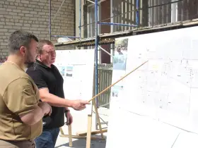 Глава ДНР Денис Пушилин посетил подшефный Якутии город Кировское