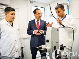 Ключи от передвижного офтальмологического комплекса вручили республиканской клинической больнице