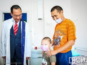 Ключи от передвижного офтальмологического комплекса вручили республиканской клинической больнице