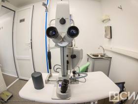 Ключи от передвижного офтальмологического комплекса вручили республиканской клинической больнице