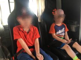 В Якутске пьяный мужчина пытался скинуть с девятого этажа двоих детей