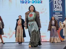 Более тысячи человек станцевали осуохай в честь 100-летия ЯАССР в Москве