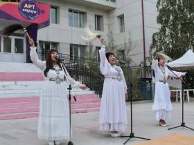 В Якутске состоялся концерт «Зажигательные народные ритмы»