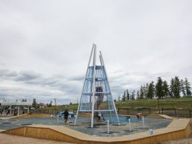 Обновлённая набережная с игровой площадкой открылась в Верхневилюйске