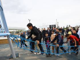 Обновлённая набережная с игровой площадкой открылась в Верхневилюйске