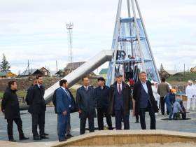 Обновлённая набережная с игровой площадкой открылась в Верхневилюйске