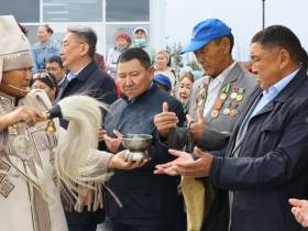 Обновлённая набережная с игровой площадкой открылась в Верхневилюйске