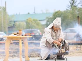 Обновлённая набережная с игровой площадкой открылась в Верхневилюйске