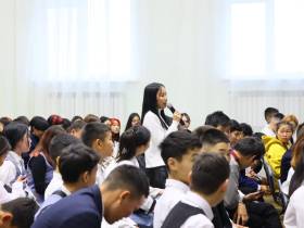 Перед новым учебным годом глава Якутии дал напутствия школьникам Верхневилюйского района