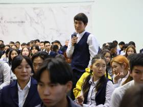 Перед новым учебным годом глава Якутии дал напутствия школьникам Верхневилюйского района