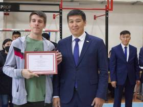 Именные стипендии вручили лучшим студентам якутского колледжа связи и энергетики