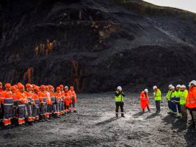 «Свернуть горы!»: выявлены лучшие водители горной спецтехники на Нежданинском