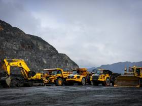 «Свернуть горы!»: выявлены лучшие водители горной спецтехники на Нежданинском