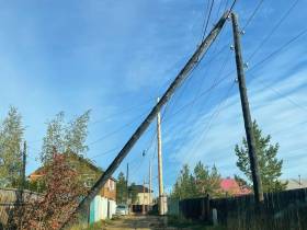 Фото и видео: последствия сильного ветра в Якутске