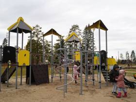 Мини-парк обустроили в селе Тит-Эбя на месте старого футбольного поля