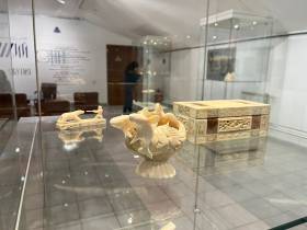 Излучают новый свет и особую энергетику. Открывается выставка произведений мастеров Якутии и Чукотки